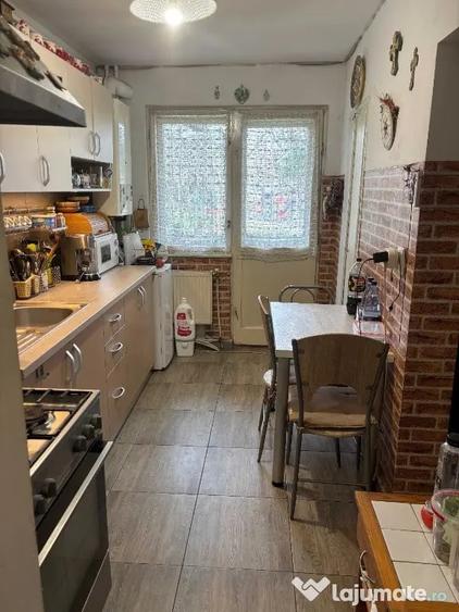 Apartament cu 3 camere semidecomandat în Gheorgheni