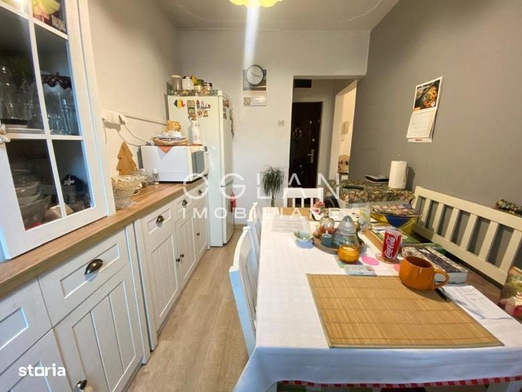 Apartament cu 3 camere în Vasile Aaron