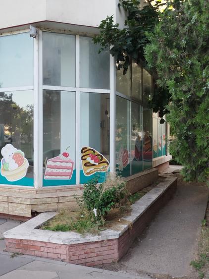 Spațiu comercial, de 83 mp, în Far
