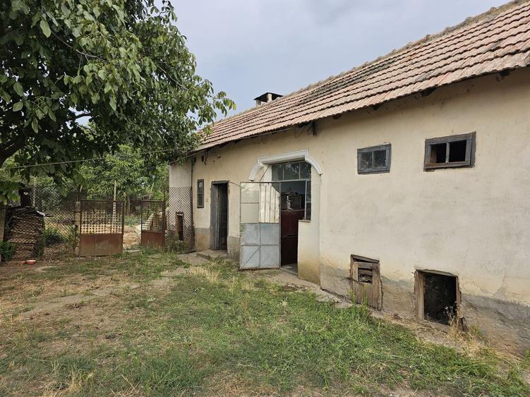Casă cu 4 camere în Vișina