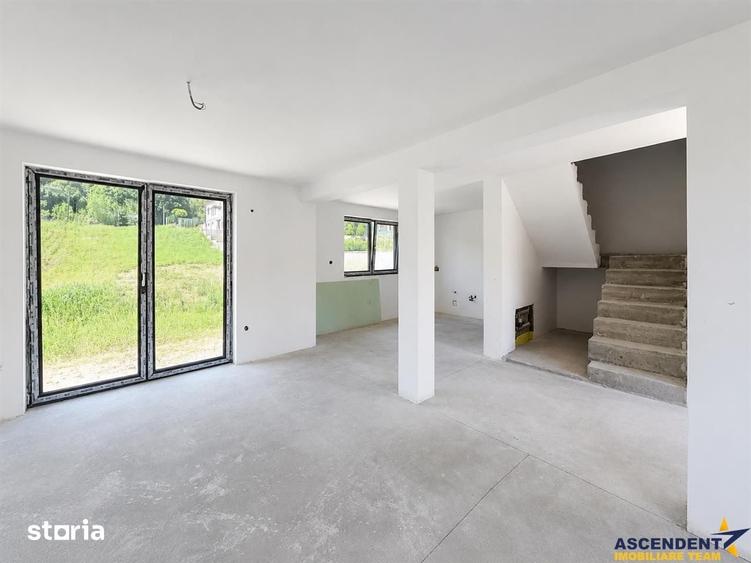 Casă cu 4 camere cu Teren 327 Mp în Ceuaș