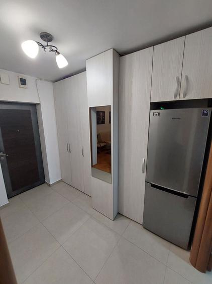 Apartament cu 3 camere decomandat în Titan