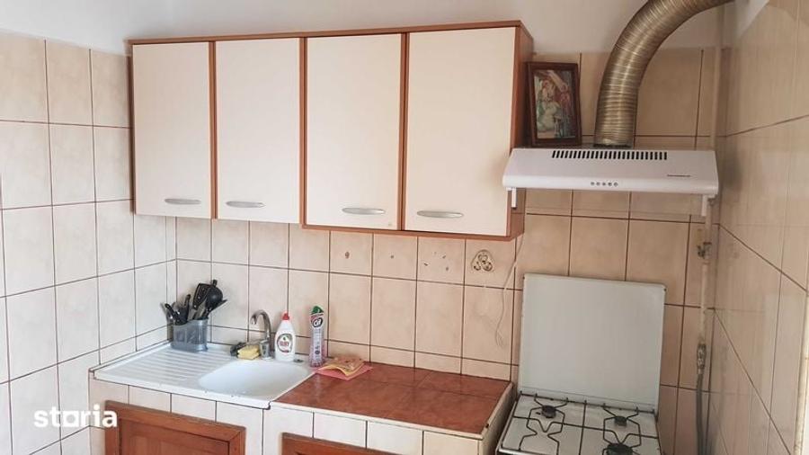 Apartament cu 3 camere decomandat în Sud