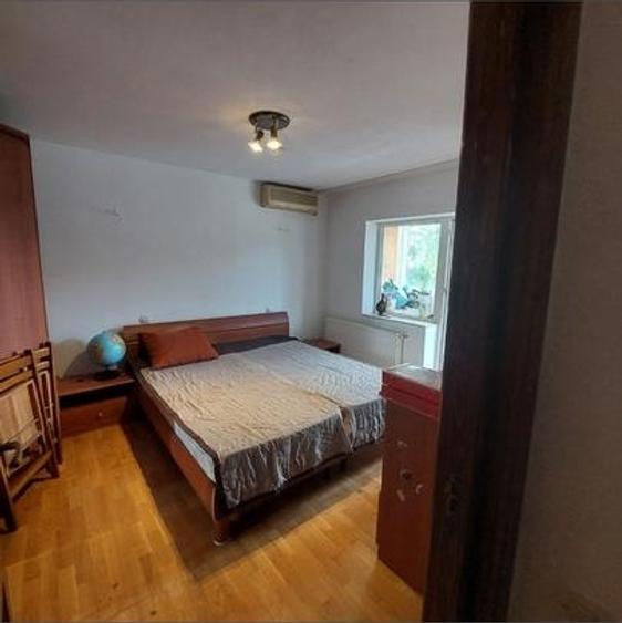 Apartament cu 4 camere decomandat, mobilat în Central