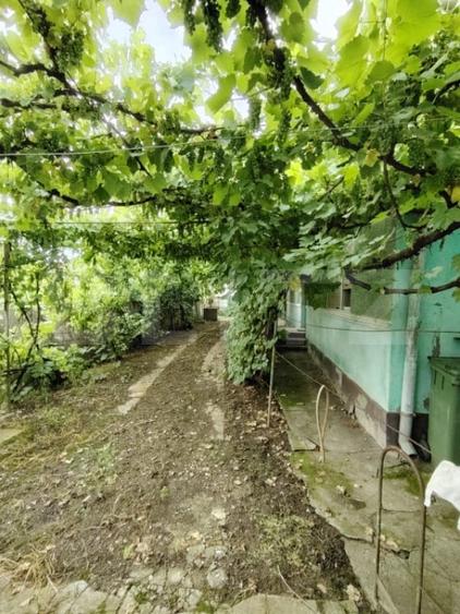 Casă cu 4 camere cu Teren 2795 Mp în Central
