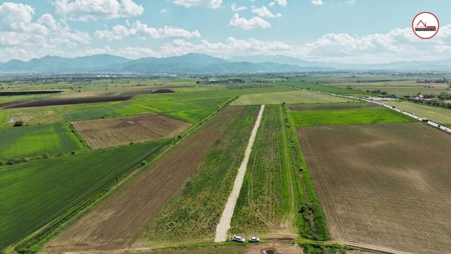 Teren Construcții intravilan de 500 mp, în Stupini