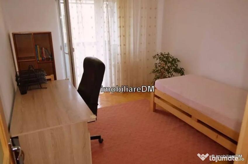 Apartament cu 3 camere decomandat în Independenței