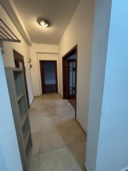 Apartament cu 2 camere decomandat în P-ța Victoriei