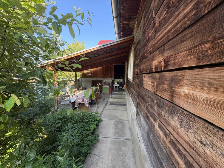 Casa traditionala cu etaj si teren mare in localitatea Bogdan Voda, Maramures - 2