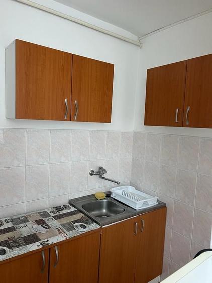 Garsonieră decomandată în Tudor