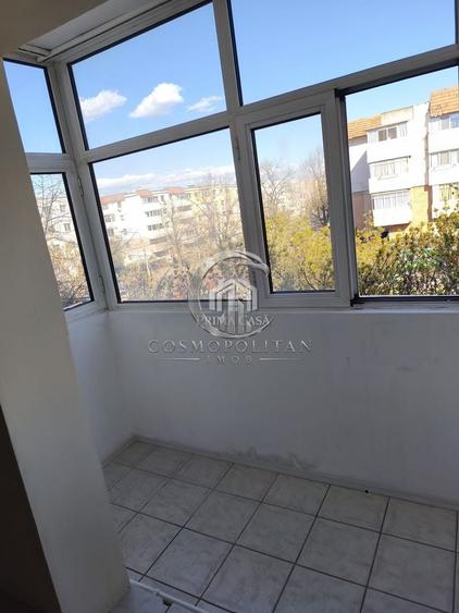 Apartament cu 4 camere în Broșteni
