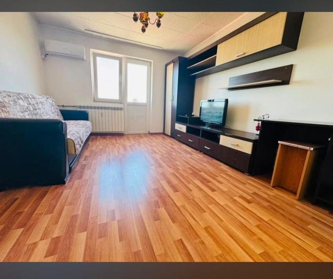 Apartament cu 2 camere decomandat în 23 August