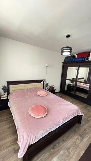 Apartament cu 3 camere decomandat, mobilat în Florești
