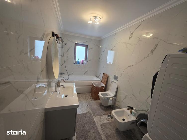 Casă cu 5 camere cu Teren 1800 Mp în Brusturi