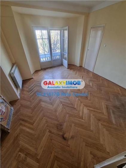 Apartament cu 5 camere decomandat, mobilat în Pache Protopopescu