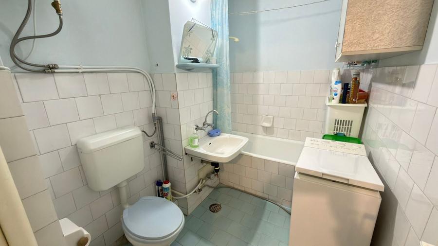 Apartament cu 2 camere semidecomandat, mobilat în Nord-Vest