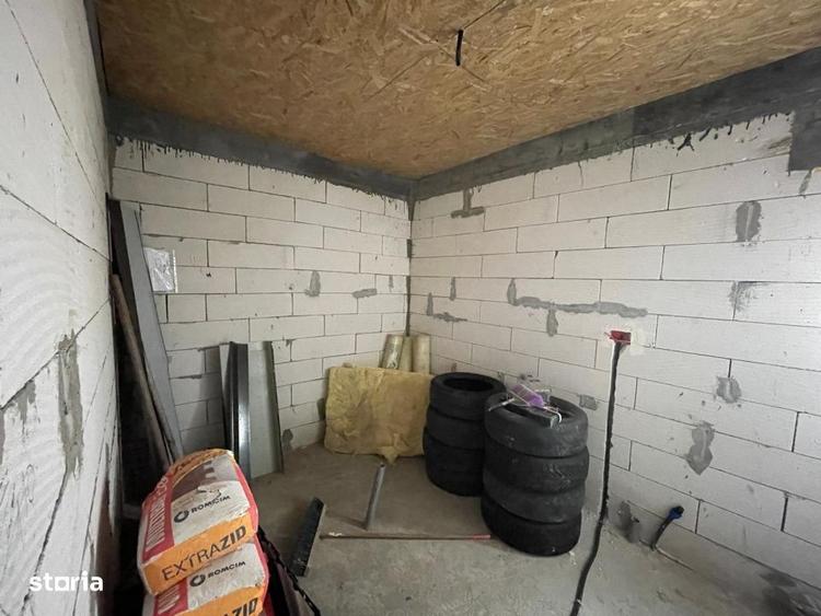 Casă cu 4 camere cu Teren 400 Mp în Șimnicu de Jos