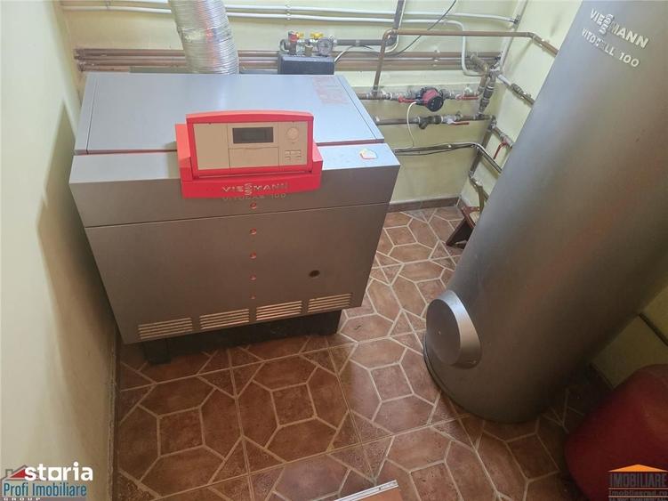 Casă cu 8 camere cu Teren 1150 Mp în Elisabetin