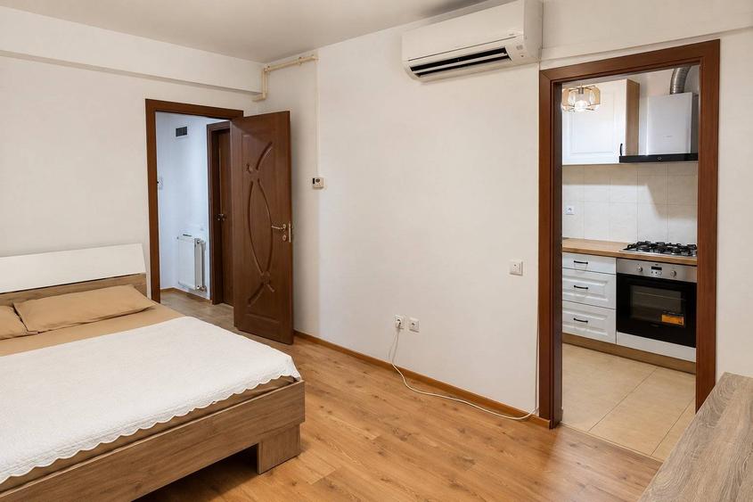 Garsonieră decomandată în Plopilor