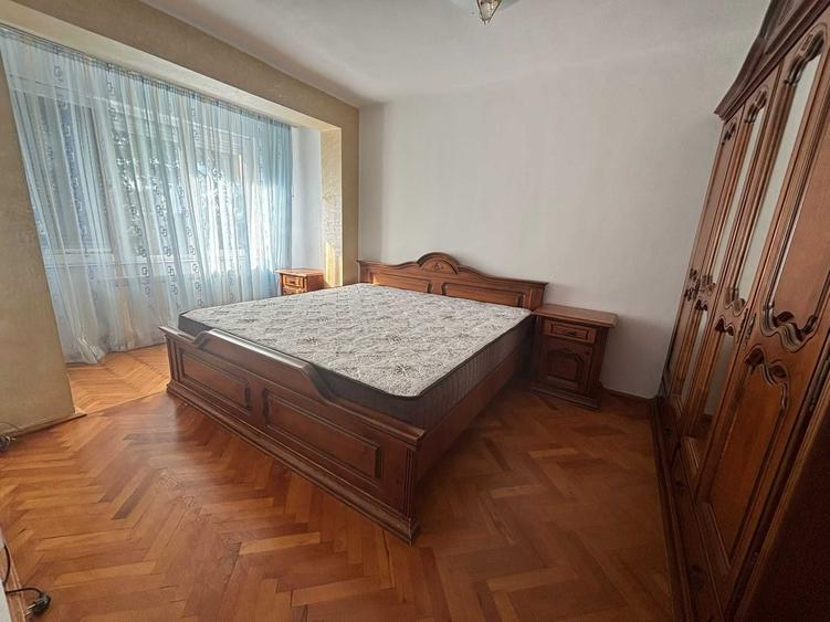Apartament cu 3 camere decomandat în Sânmartin