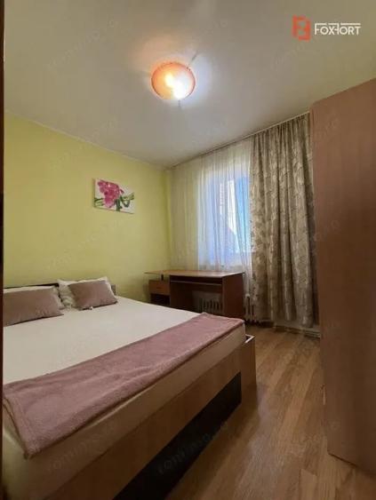 Apartament cu 4 camere semidecomandat, mobilat în Circumvalațiunii