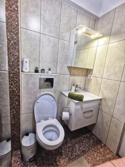 Garsonieră decomandată în Central