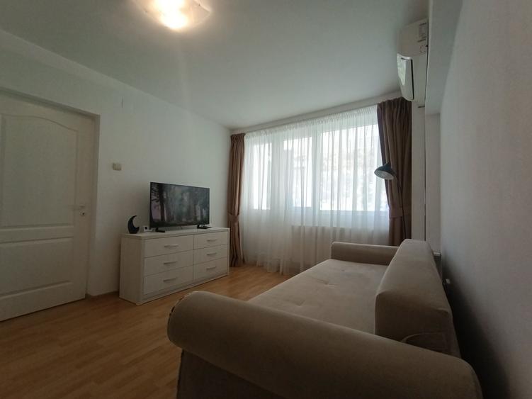 Apartament cu 3 camere în Costi