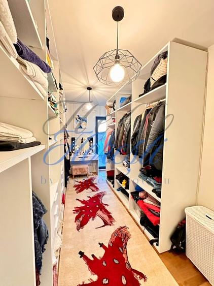 Penthouse cu 7 camere semidecomandat, mobilat în Bună Ziua