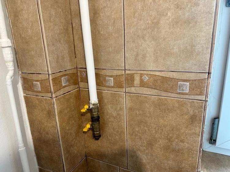 Apartament cu 3 camere decomandat, mobilat în Sebastian
