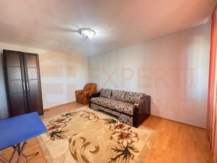 Apartament cu 2 camere decomandat, mobilat în Casa de Cultură