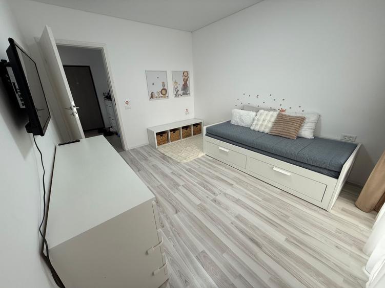 Apartament cu 3 camere semidecomandat în Chiajna