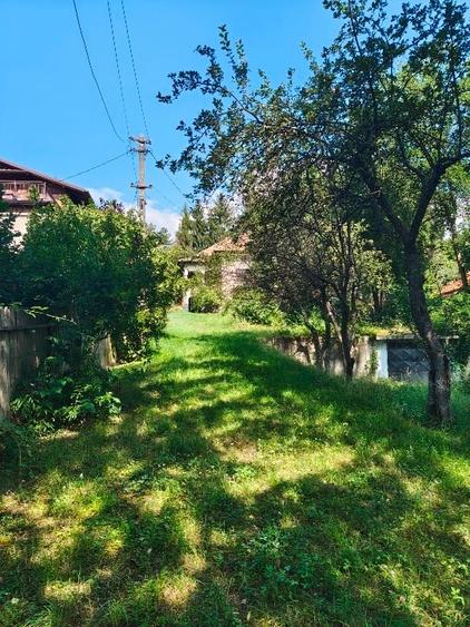 Casă individuală cu 5 camere cu Canalizare în Central