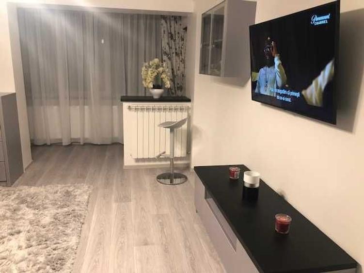 Garsonieră decomandată în Costin Georgian