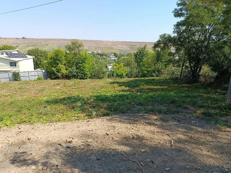Teren de 2000 mp, în Central