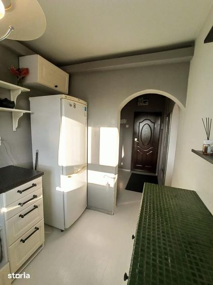 Apartament cu 2 camere semidecomandat, mobilat în Craiovei