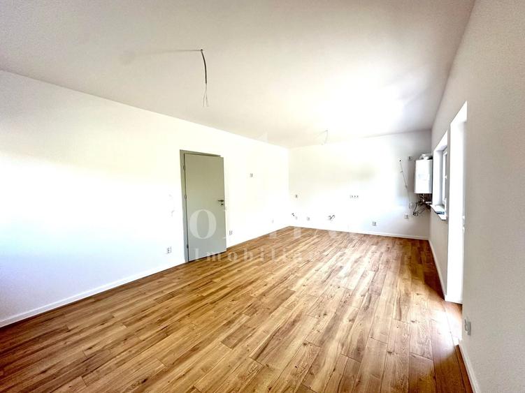 Duplex cu 4 camere cu Canalizare în Florești