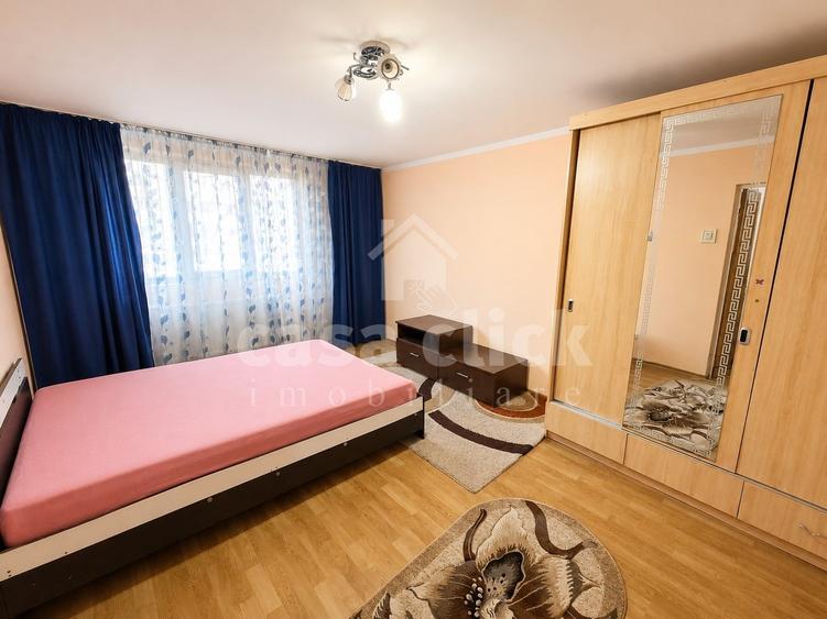 Garsonieră decomandată în