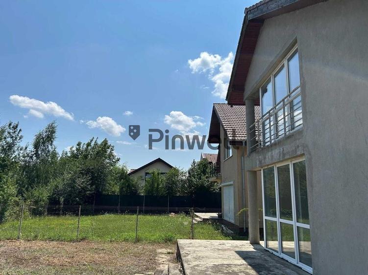 Casă individuală cu 3 camere cu Canalizare în Băneasa