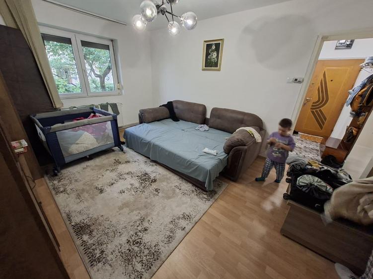 Apartament cu 2 camere semidecomandat în Drumul Carului