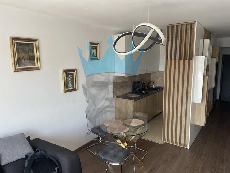Apartament cu 3 camere decomandat, mobilat în Unirii