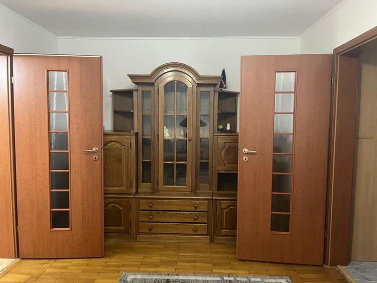 Apartament cu 2 camere semidecomandat în Lacul Tei