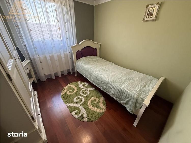 Casă cu 6 camere cu Teren 850 Mp în Central
