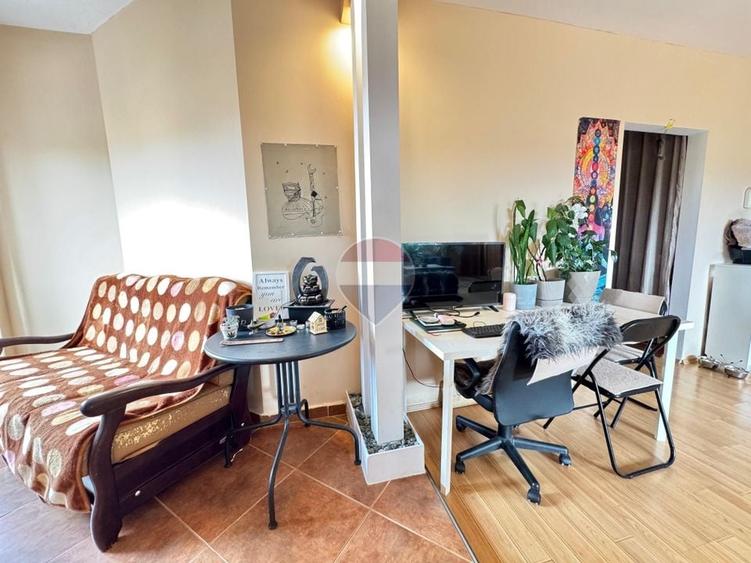 Apartament cu 2 camere decomandat, mobilat în Central