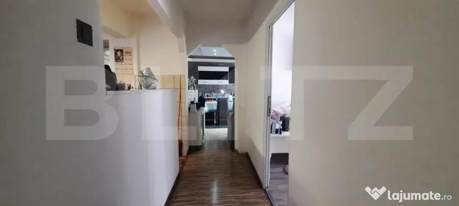 Apartament cu 3 camere decomandat, mobilat în Micro 15