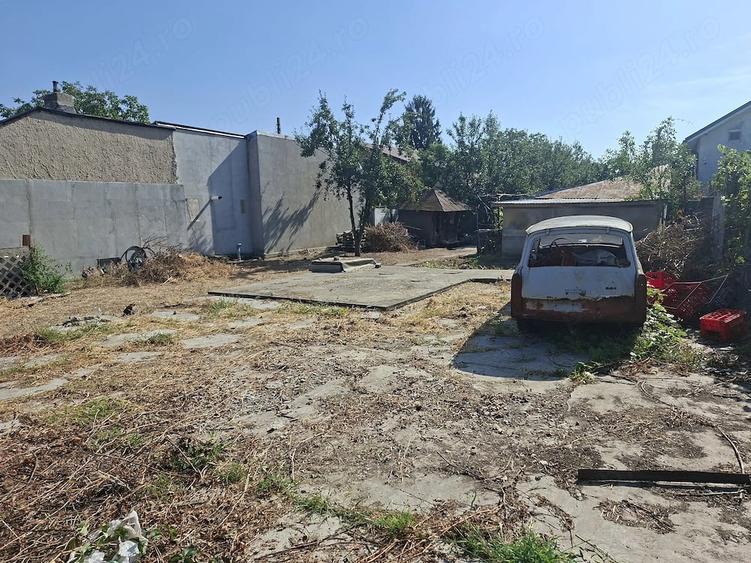 Casă cu Teren 3800 Mp în Jilava