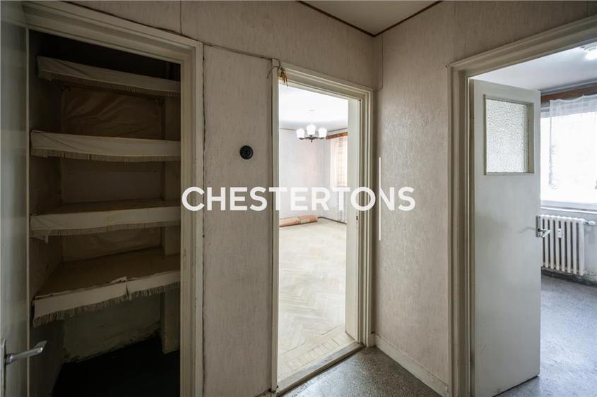 Apartament cu 3 camere semidecomandat în Gara de Nord