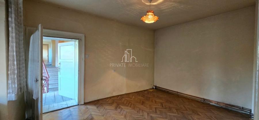 Casă individuală cu 5 camere cu Canalizare în Central