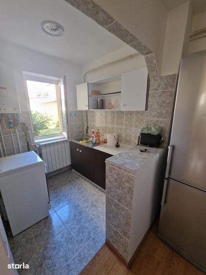De inchiriat apartament 3 camere semi mobilat, parter, zona Piata Mica - 1
