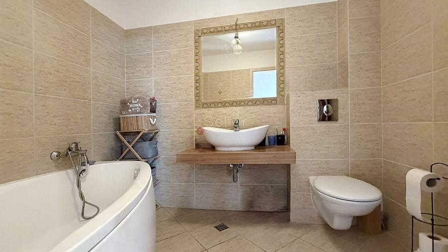 Apartament cu 3 camere decomandat, mobilat în Tractorul