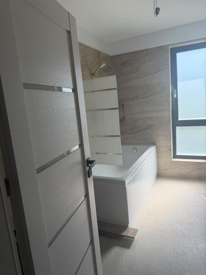 Apartament cu 3 camere decomandat în Popoveni